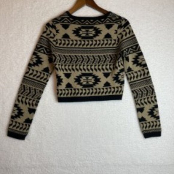 LOVE BY CHELSEY JUNIOR SIZE L CROPPED LONG SLEEVE AZTEC SWEATER-BLACK/TAN - Picture 4 of 4